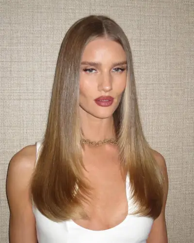 Image of Rosie Huntington-Whiteley with sleek, straight hair.