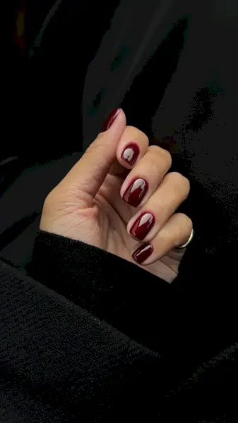 dark red square short nails