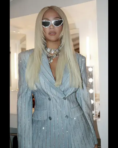 @beyonce blonde '90s layered haircut