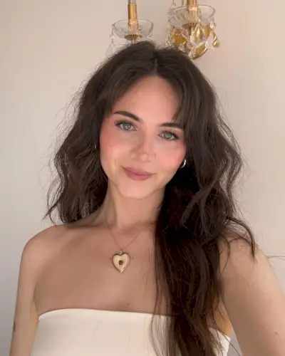 beach-hairstyles-307795-1686737227735-main