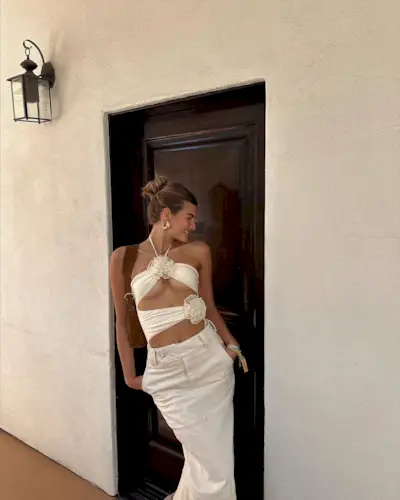 beach-hairstyles-307795-1686737589498-main