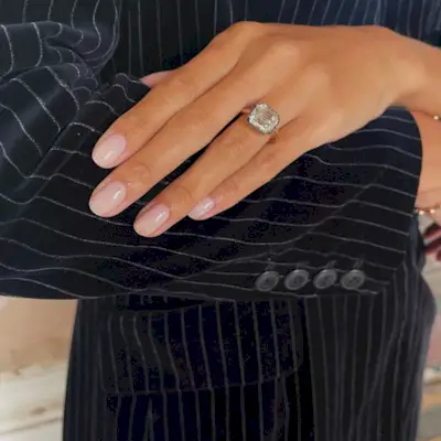 Elegant nail colours