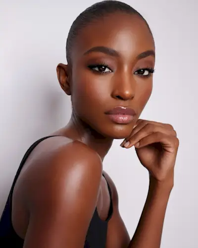 @hungvanngo Alicia Burke bushy brows