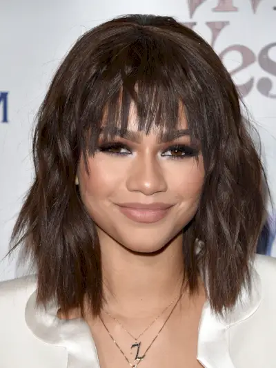 short-hairstyles-for-thick-hair-291333-1611794062227-main