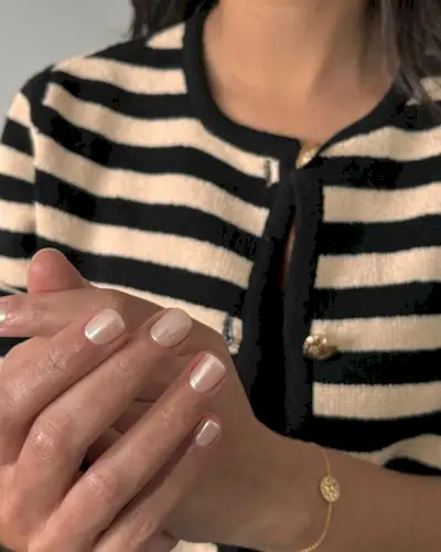 Pearlescent Manicure @paintedbyjools