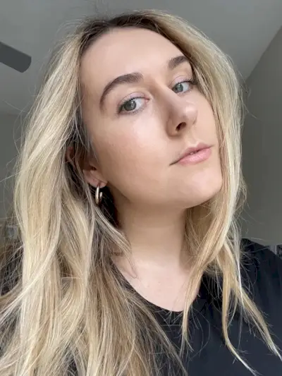 Beauty editor Kaitlyn McLintock wearing Make Up For Ever HD Skin Foundation