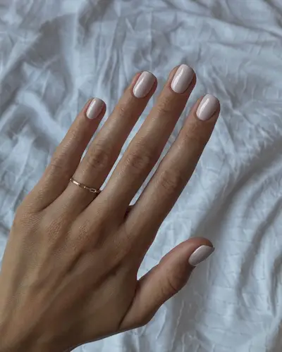 summer white nails