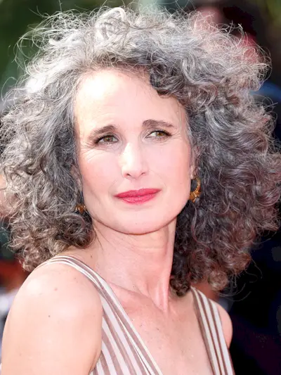 layered-bobs-for-fine-hair-303015-1665741914591-image