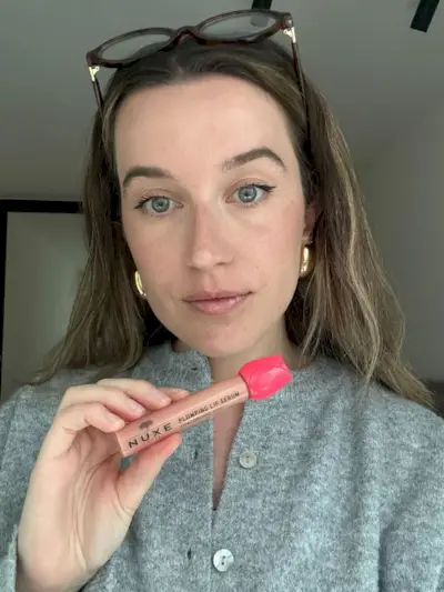 Junior beauty editor Grace Lindsay testing a Nuxe lip plumping product