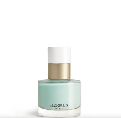 Most popular nail colours 2025: Tiffany Blue