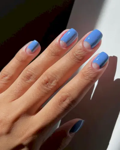 @iramshelton blue manicure