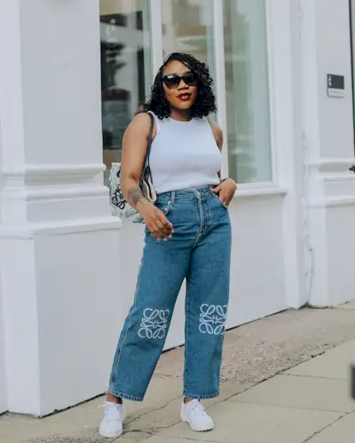 woman with short hair posing on the street