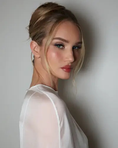 A messy updo created by Hung Vanngo for Rosie Huntington-Whiteley