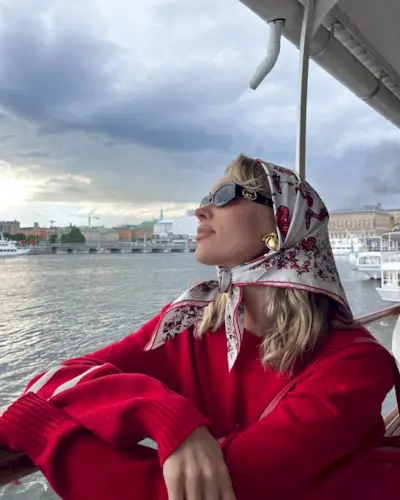 @hoskelsa silk scarf hairstyle