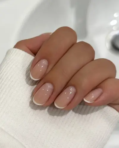 Short French tip classic nails