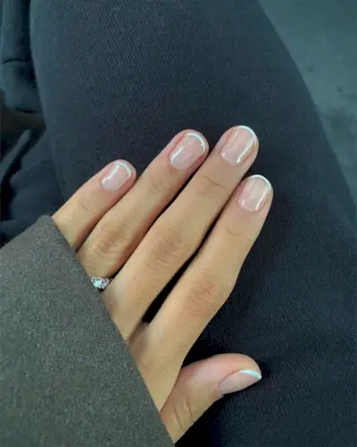Short nails with a micro French tip