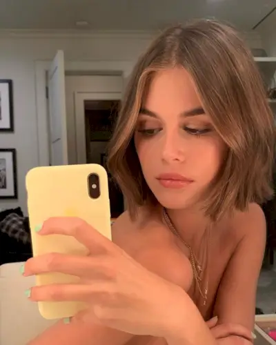 a-line-bob-hair-trend-309008-1692716672135-main