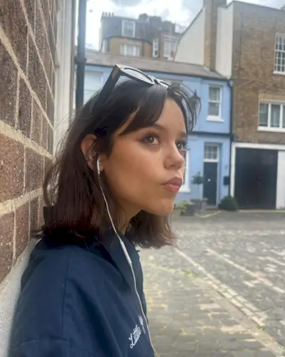 butterfly-bob-hair-trend-309552-1695207809431-main