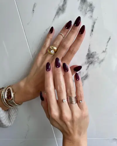burgundy-nails-309204-1693494128934-main
