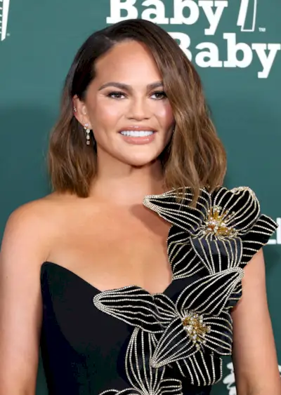 light-brown-hair-colors-280058-1700592852093-main