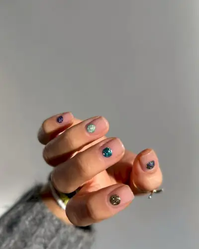 Negative space nails