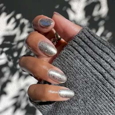 @themaniclub silver almond nails