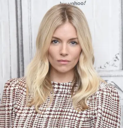 medium-length-hairstyles-for-thin-hair-294023-1625116218286-main