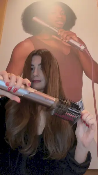 Eleanor using the Shark Flexfusion