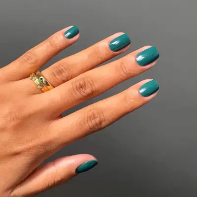 @iramshelton teal manicure