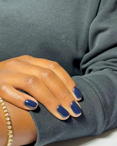 @paintedbyjools navy blue nails