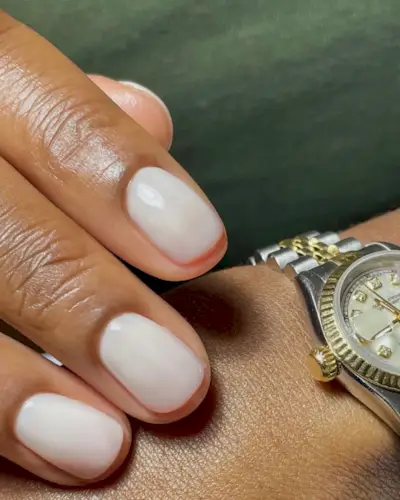 @paintedbyjools OPI Funny Bunny Nails