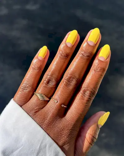 Bright nail colour trends: sunshine yellow