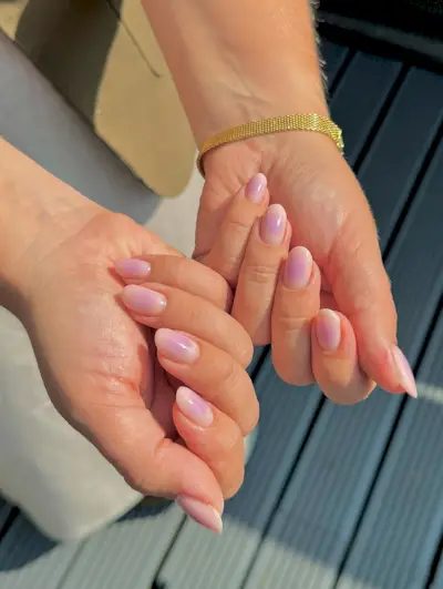 Lilac ombré nails