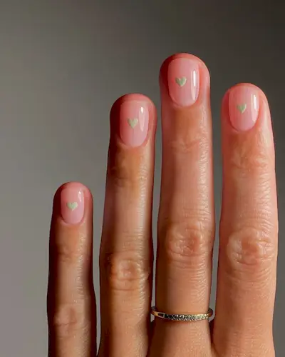 @matejanova green heart nail art