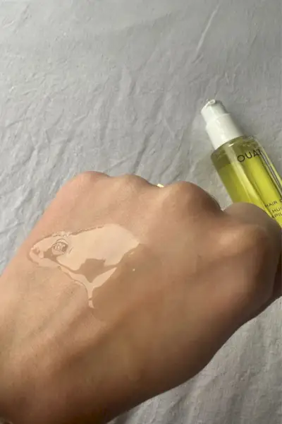 Shannon Lawlor using Ouai Hair Oil