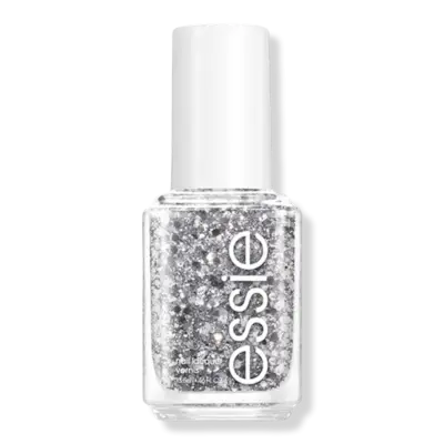 A coquette manicure for Ariana Greenblatt by Zola Ganzorigt