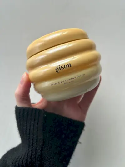 A picture of the Gisou Honey Gloss Ceramide Therapy Hair Mask