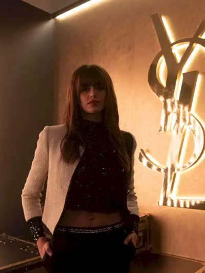 long-shag-haircuts-297301-1642177375710-image