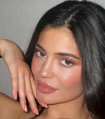 pretty-nail-colors-285567-1683234353240-main