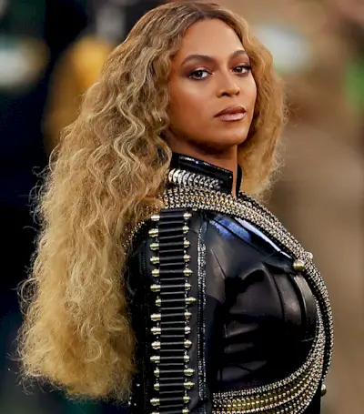 hair-trends-2010s-284469-1576644584642-main