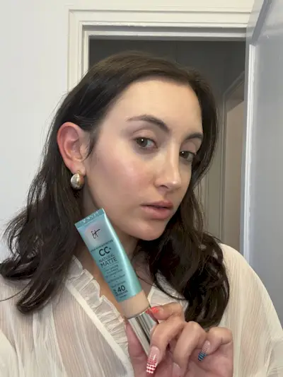 Alyssa Brascia wearing the IT Cosmetics CC+ Cream.