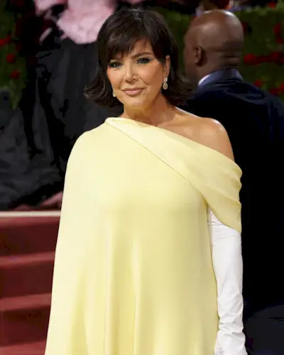 bob-haircut-over-50-310087-1697647111276-main