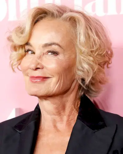 bob-haircut-over-50-310087-1697647293372-main