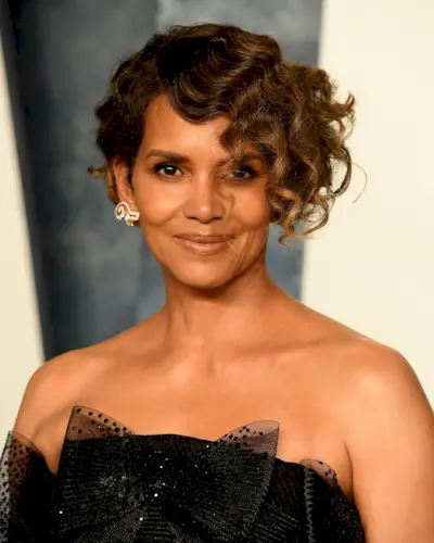 bob-haircut-over-50-310087-1697646234238-main