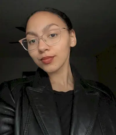 Assistant beauty editor Sabrina Talbert wearing Cilrofelr lip tint