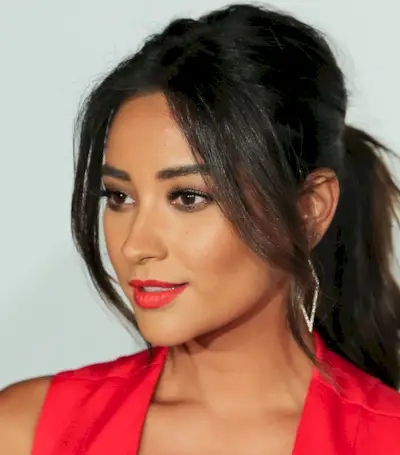 hairstyles-for-wispy-bangs-286654-1586458398712-main