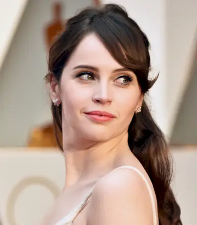 hairstyles-for-wispy-bangs-286654-1586458452654-main