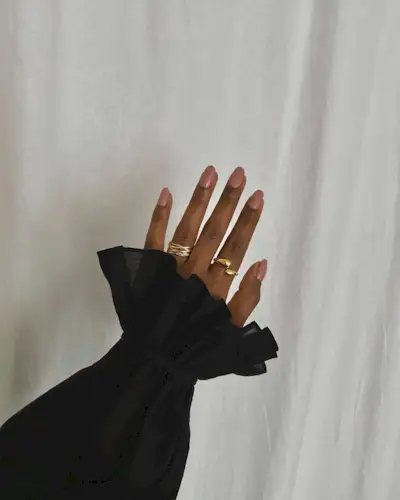 clean-girl-nails-299525-1651055997412-main