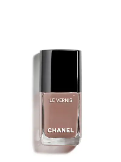 Chanel + Le Vernis Nail Polish in Particuliére