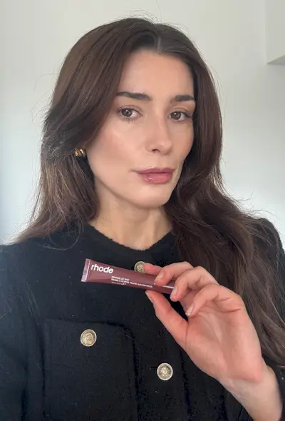 Eleanor wearing Rhode Lip Peptide Tint in PBJ